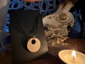 Colgante protector de CASCARILLA -Redondo-